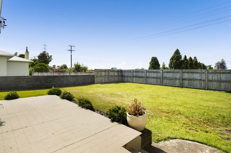 Photo of property in 382 South Road, Omata, New Plymouth, 4374