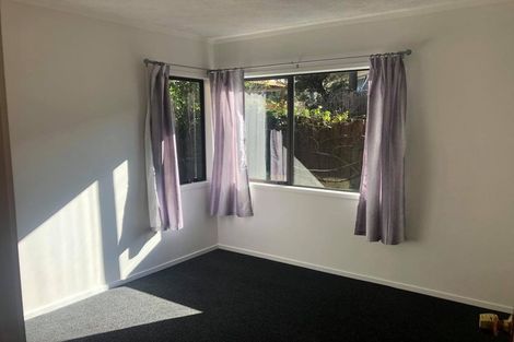 Photo of property in 1/989 Beach Road, Torbay, Auckland, 0630