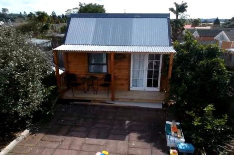 Photo of property in 25 Stephen Avenue, Henderson, Auckland, 0610