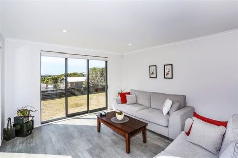 Photo of property in 6 Stonedale Drive, Pukekohe, 2120