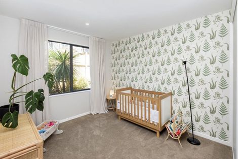 Photo of property in 63 Moncks Spur Road, Redcliffs, Christchurch, 8081