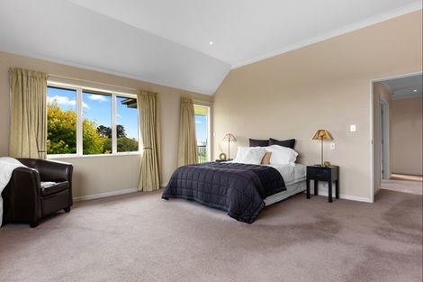 Photo of property in 100 Willowview Drive, Redwood, Christchurch, 8051