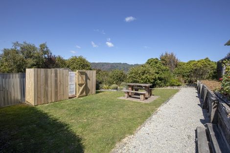 Photo of property in 20 Fenchurch Grove, Stokes Valley, Lower Hutt, 5019