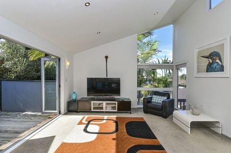 Photo of property in 26 Macnay Way, Murrays Bay, Auckland, 0630