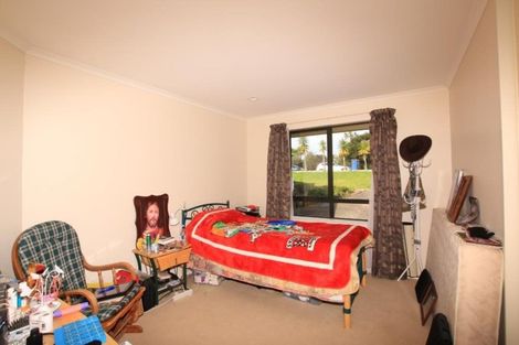 Photo of property in 174 Kyle Road, Greenhithe, Auckland, 0632