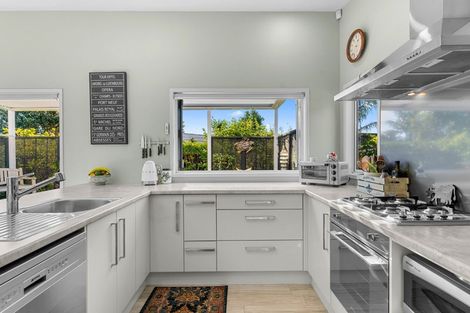 Photo of property in 37 Grove Road, Mangawhai Heads, Mangawhai, 0505