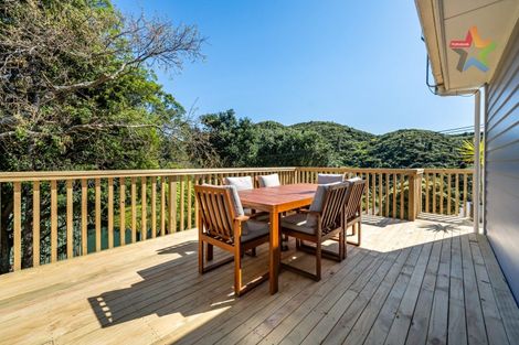 Photo of property in 27 Foster Crescent, Belmont, Lower Hutt, 5010