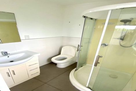 Photo of property in 11 Sumich Place, West Harbour, Auckland, 0618