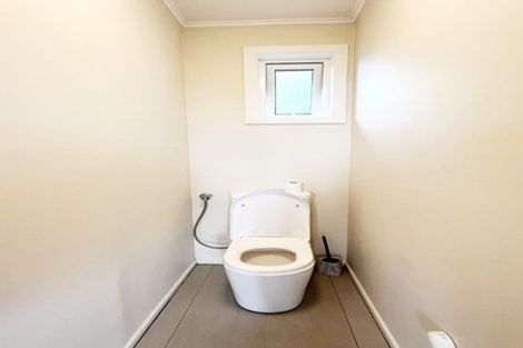 Photo of property in 2/7 Vera Road, Te Atatu South, Auckland, 0610