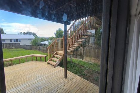 Photo of property in 327 Wairau Road, Totara Vale, Auckland, 0627