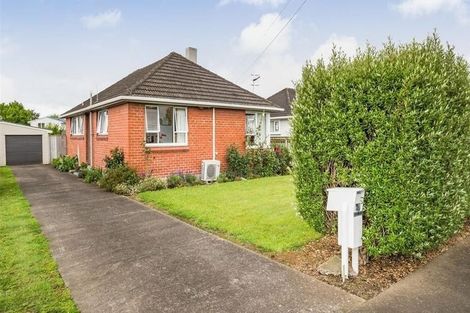 Photo of property in 27 Holland Crescent, Bulls, 4818