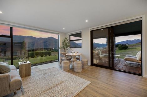 Photo of property in 34 Kirimoko Crescent, Wanaka, 9305