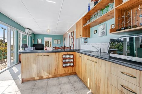 Photo of property in 18 Kauri Road, Stanmore Bay, Whangaparaoa, 0932