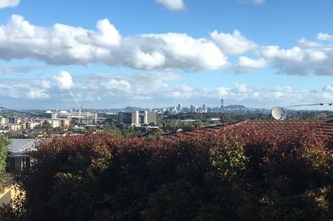 Photo of property in 1/61 Forrest Hill Road, Milford, Auckland, 0620