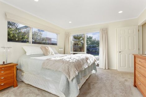 Photo of property in 86 William Bayes Place, Red Beach, 0932