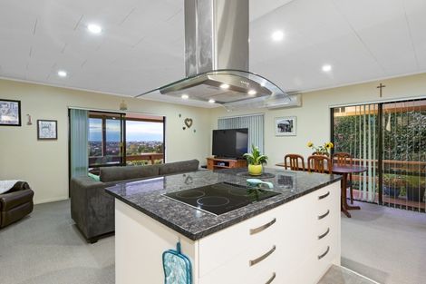 Photo of property in 8a Pelorus Street, Welcome Bay, Tauranga, 3112