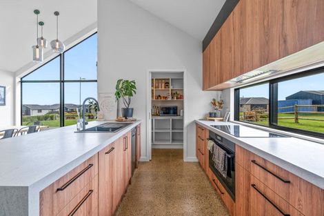 Photo of property in 16 Chatham Rise, Seaward Bush, Invercargill, 9812