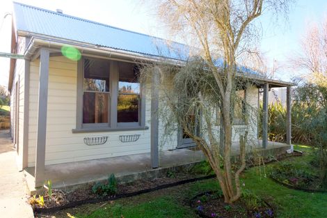 Photo of property in 16 Wellington Street, Enfield, Oamaru, 9491