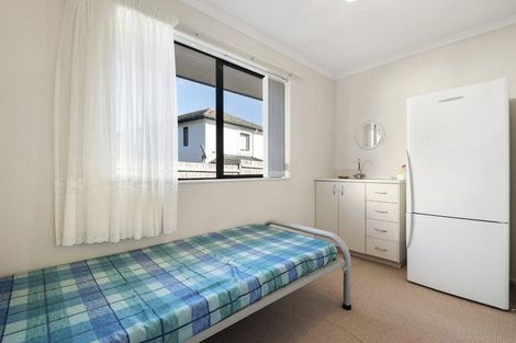 Photo of property in 17 Bundoran Way, Pinehill, Auckland, 0632