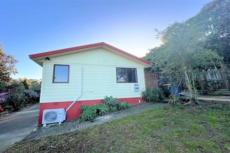 Photo of property in 21 Rehia Road, Massey, Auckland, 0614