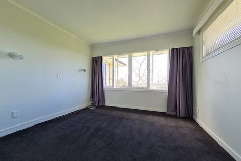 Photo of property in 1/177 Glenfield Road, Hillcrest, Auckland, 0627