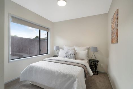 Photo of property in 9 Woodbank Drive, Glen Eden, Auckland, 0602