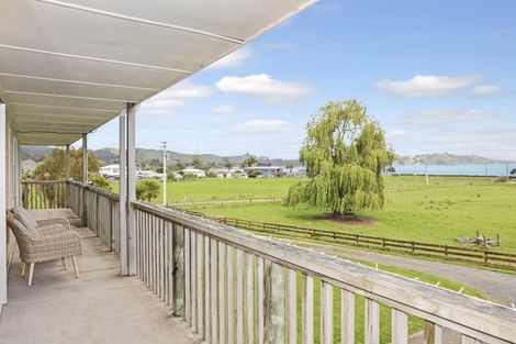 Photo of property in 32 Kawakawa Bay Coast Road, Kawakawa Bay, Papakura, 2585