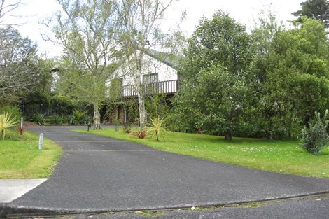 Photo of property in 2 Atarua Gardens, Waiatarua, Auckland, 0604