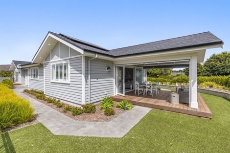 Photo of property in 7 Lamont Place, Waikanae, 5036
