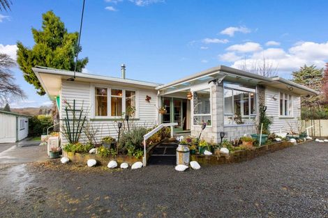 Photo of property in 34 Paraekaretu Street, Hunterville, 4730