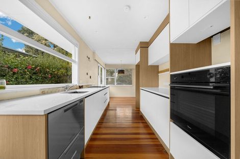 Photo of property in 68 Beechdale Crescent, Pakuranga Heights, Auckland, 2010