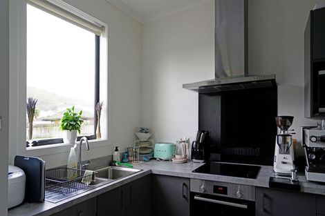 Photo of property in 4 Kauamo Close, Waiwhetu, Lower Hutt, 5010