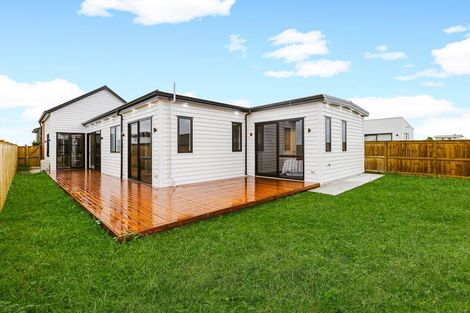 Photo of property in 41 Kaitiaki Drive, Clarks Beach, 2122
