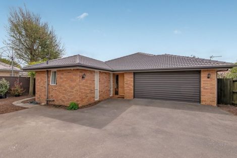 Photo of property in 28 Bentley Street, Russley, Christchurch, 8042