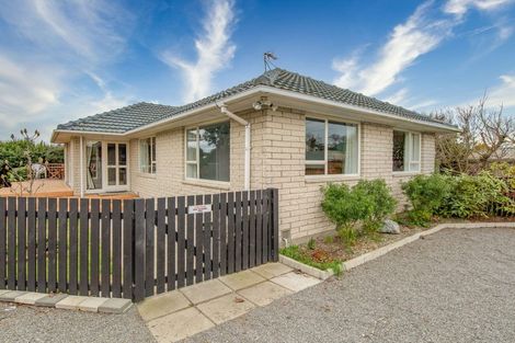 Photo of property in 10 Lomax Place, Islington, Christchurch, 8042