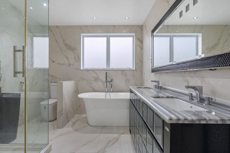 Photo of property in 54 Goodwood Drive, Goodwood Heights, Auckland, 2105