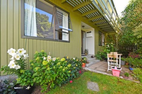 Photo of property in 8 Greenwich Grove, Stokes Valley, Lower Hutt, 5019