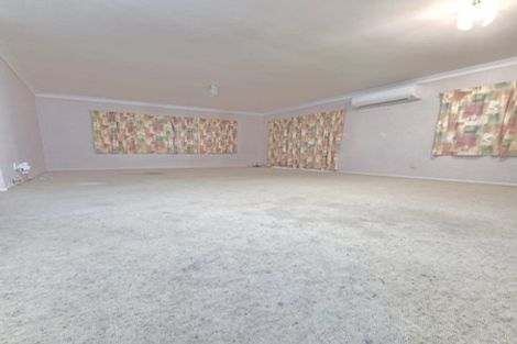 Photo of property in 1/10 Clevedon Road, Papakura, 2110