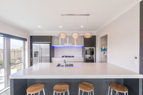 Photo of property in 63 Tapu Road, Huapai, Kumeu, 0810