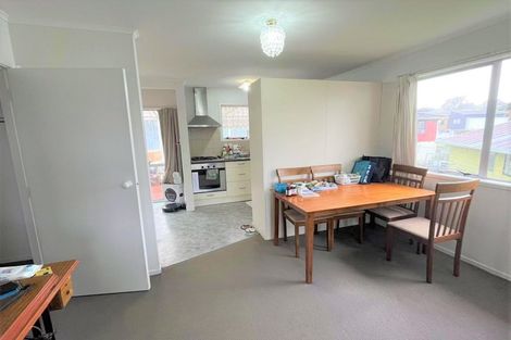 Photo of property in 90 Oreil Avenue, West Harbour, Auckland, 0618