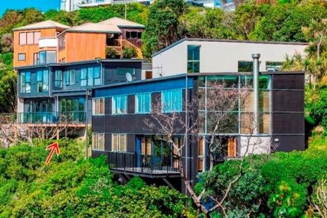 Photo of property in 67 Pretoria Road, Karaka Bays, Wellington, 6022