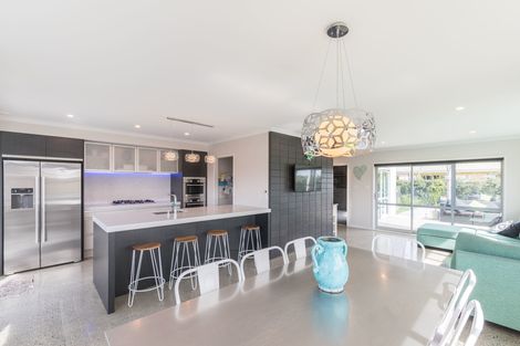 Photo of property in 63 Tapu Road, Huapai, Kumeu, 0810