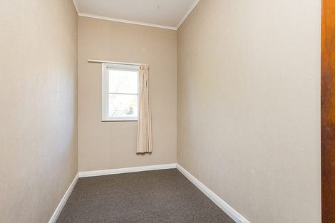 Photo of property in 15 Ihle Street, Terrace End, Palmerston North, 4410