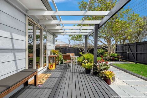 Photo of property in 2/1 Woodside Road, Massey, Auckland, 0614