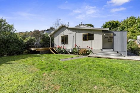 Photo of property in 2/5 Taunton Way, Pinehaven, Upper Hutt, 5019