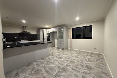 Photo of property in 43 Redoubt Road, Goodwood Heights, Auckland, 2105