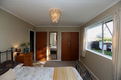 Photo of property in 21 Edelweiss Grove, Timberlea, Upper Hutt, 5018