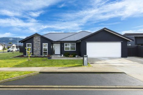 Photo of property in 12 Salisbury Crescent, Wallaceville, Upper Hutt, 5018
