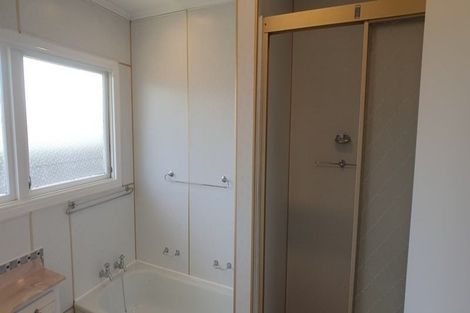 Photo of property in 2/90 Pakuranga Road, Pakuranga, Auckland, 2010