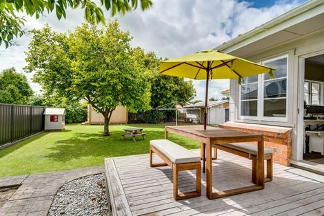 Photo of property in 100 Guppy Road, Taradale, Napier, 4112